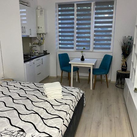 Monica Studio Onesti Ngoại thất bức ảnh