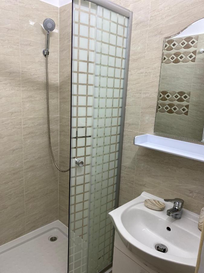 Monica Studio Onesti Ngoại thất bức ảnh